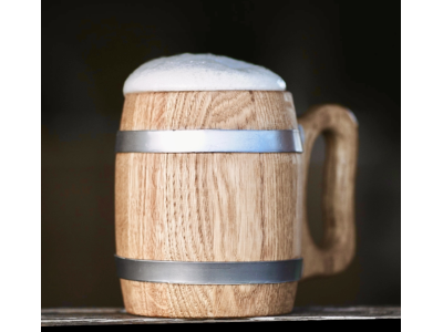 Holzbecher mit Henkeln – eine Kombination aus Tradition und Stil